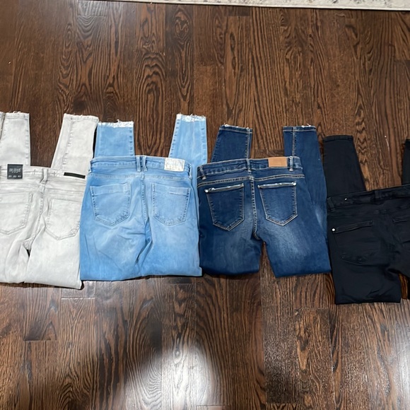 Bundle of Zara jeans. Size 4. Some new with tags. - Picture 2 of 2